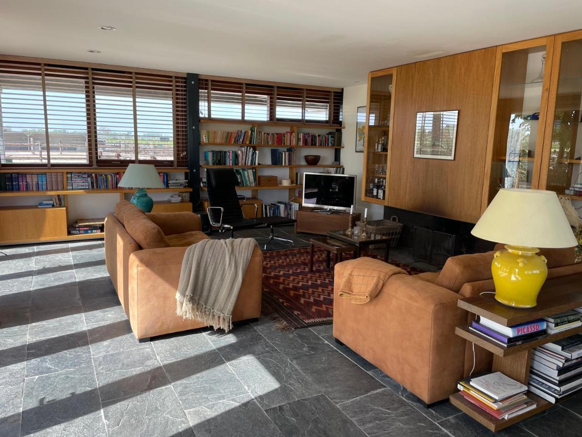 Hestar Husid, Het Luxe Paardenhuis Weesp